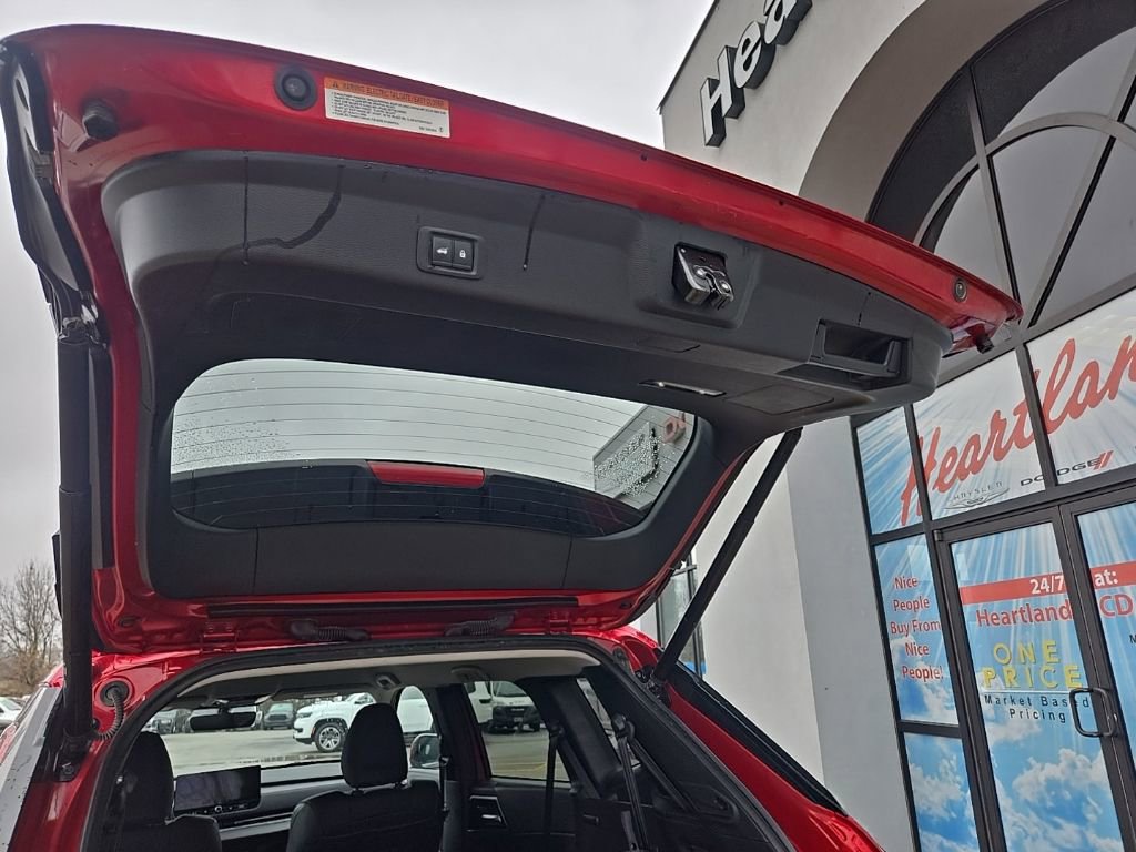 Used 2025 Mitsubishi Outlander SE image 90