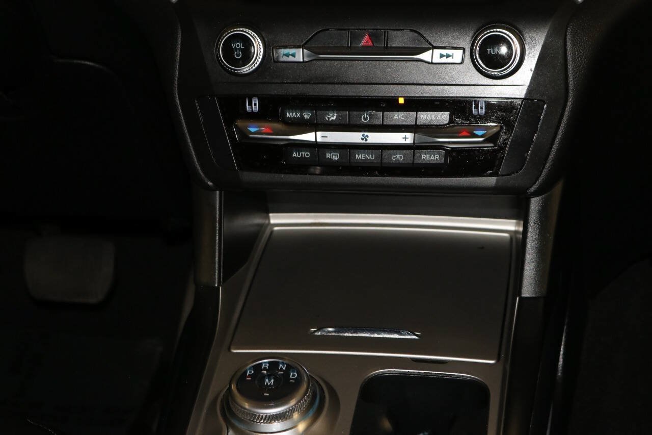 Used 2020 Ford Explorer XLT RWD image 60