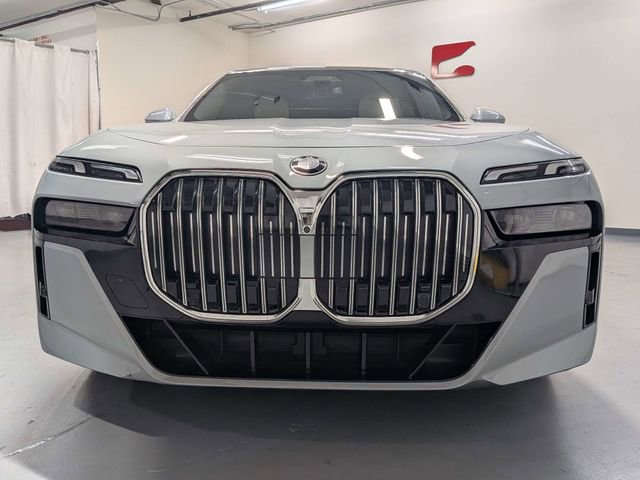 Used 2023 BMW 760i xDrive w/ Luxury Rear Seating Package AWD/4WD image 25