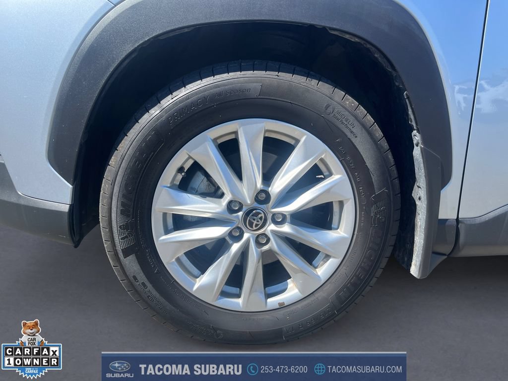 Used 2025 Toyota Corolla Cross LE AWD/4WD image 9