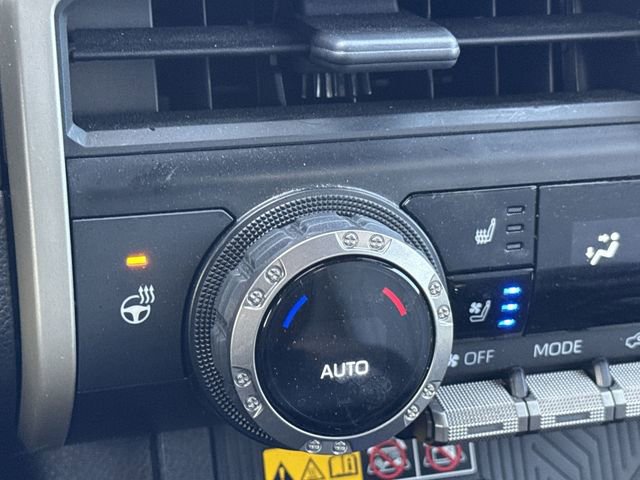 Used 2025 Toyota Tacoma Limited AWD/4WD image 26