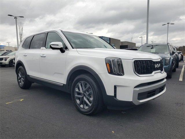 Used 2024 Kia Telluride LX image 3