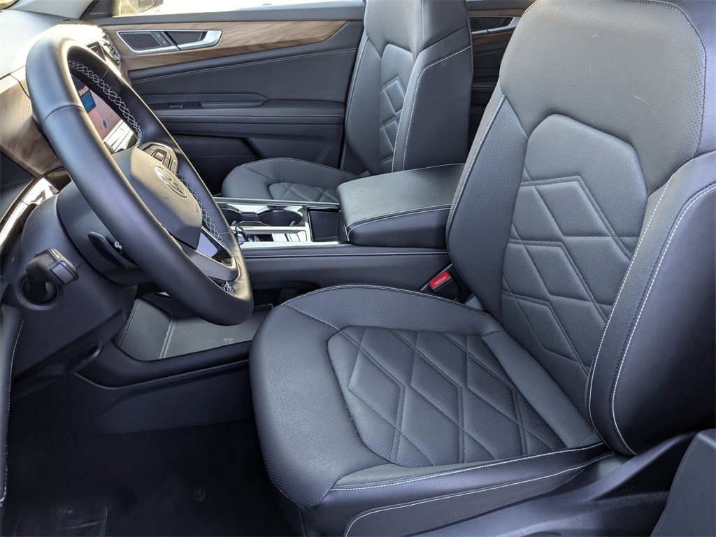 Used 2025 Volkswagen Atlas SE image 15