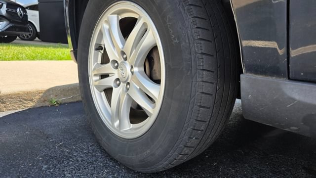 Used 2010 Hyundai Santa Fe GLS AWD/4WD image 7