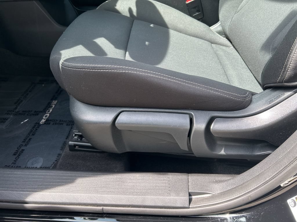 Used 2023 Nissan Rogue S AWD/4WD image 14