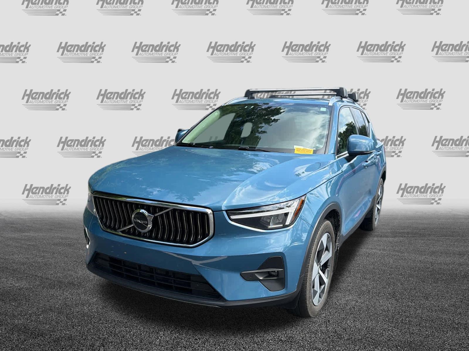 Certified 2023 Volvo XC40 B5 Plus w/ Climate Package AWD/4WD image 6