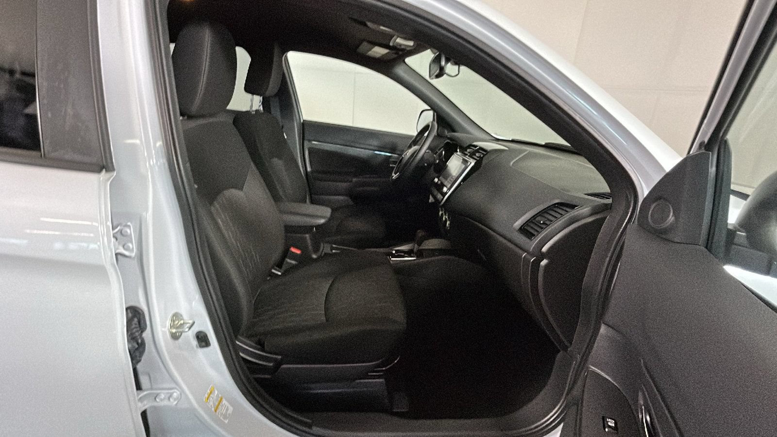 Used 2024 Mitsubishi Outlander Sport AWD image 33