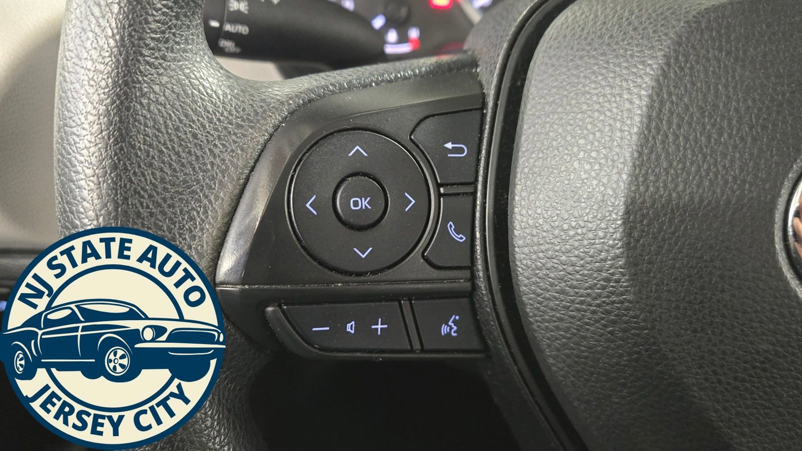 Used 2022 Toyota Corolla LE image 11