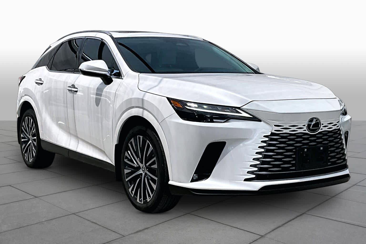 Used 2023 Lexus RX 350 w/ Accessory Package (2T) AWD/4WD image 3