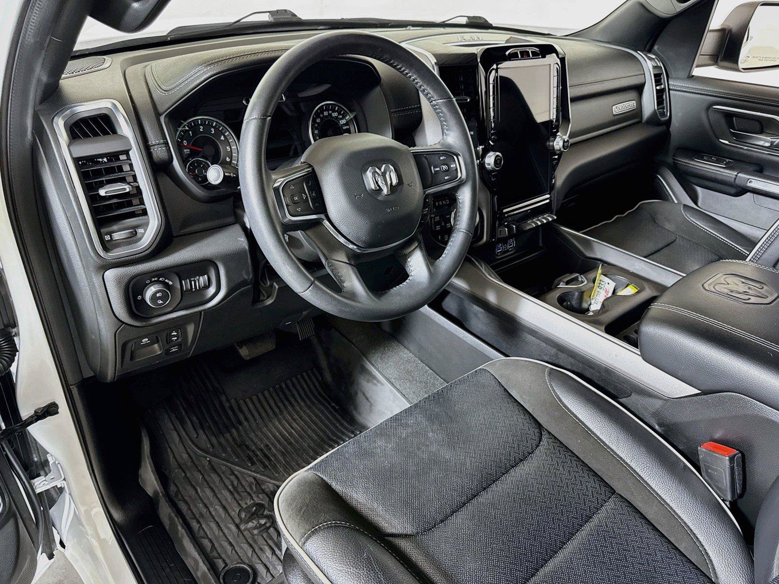 Used 2024 RAM 1500 Laramie AWD/4WD image 7