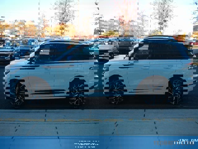 Used 2025 Lincoln Aviator Black Label w/ Jet Appearance Package image 4