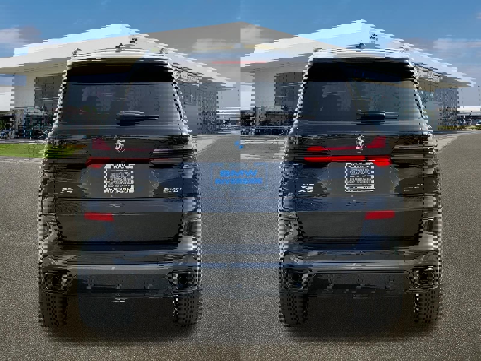 New 2026 BMW X5 sDrive40i image 9