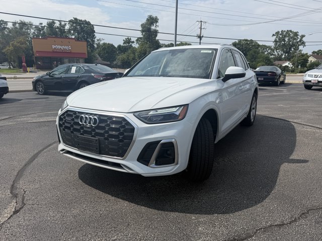 Used 2023 Audi Q5 2.0T Premium Plus w/ Premium Plus Package AWD/4WD image 2