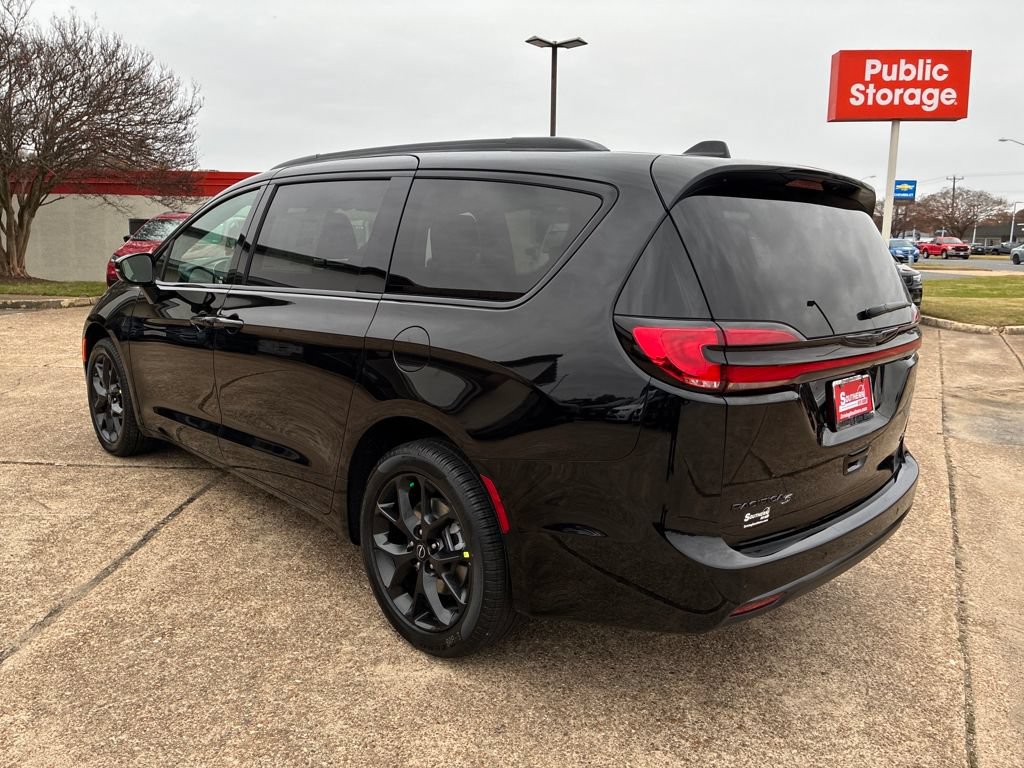 New 2026 Chrysler Pacifica Select AWD/4WD video 3