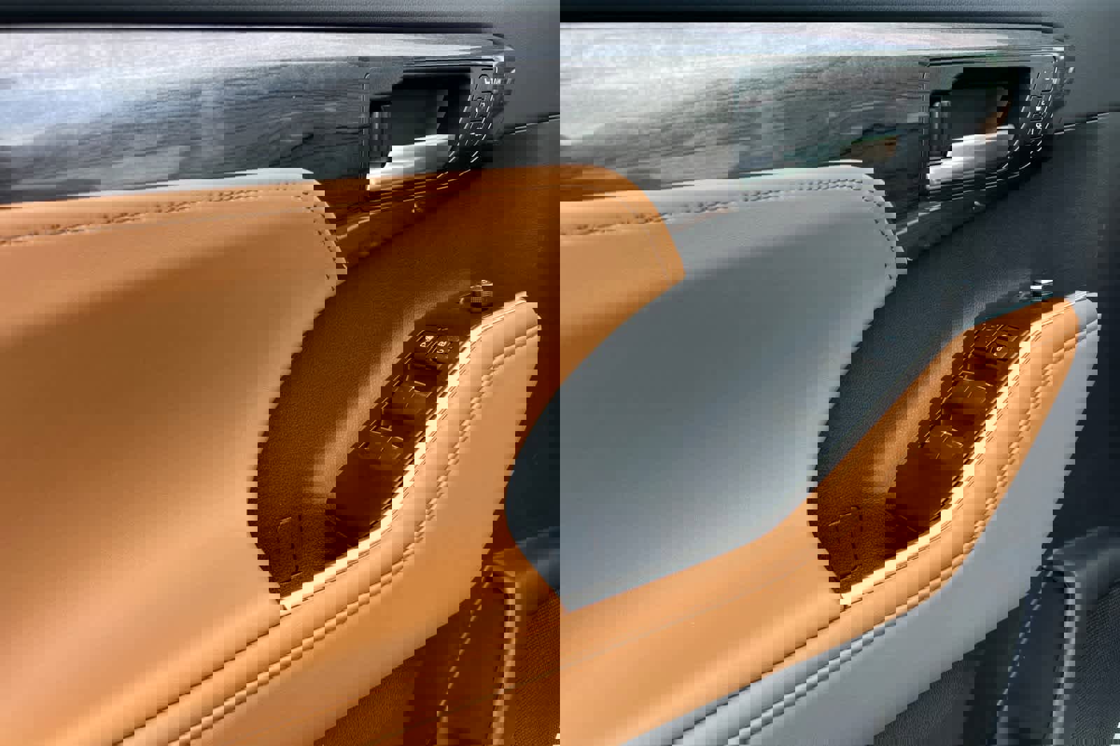 New 2026 Toyota Highlander Platinum image 12