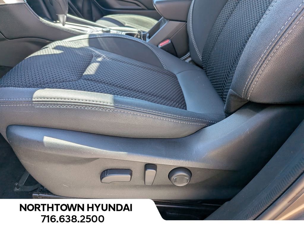 Used 2024 Subaru Forester Premium AWD/4WD image 32