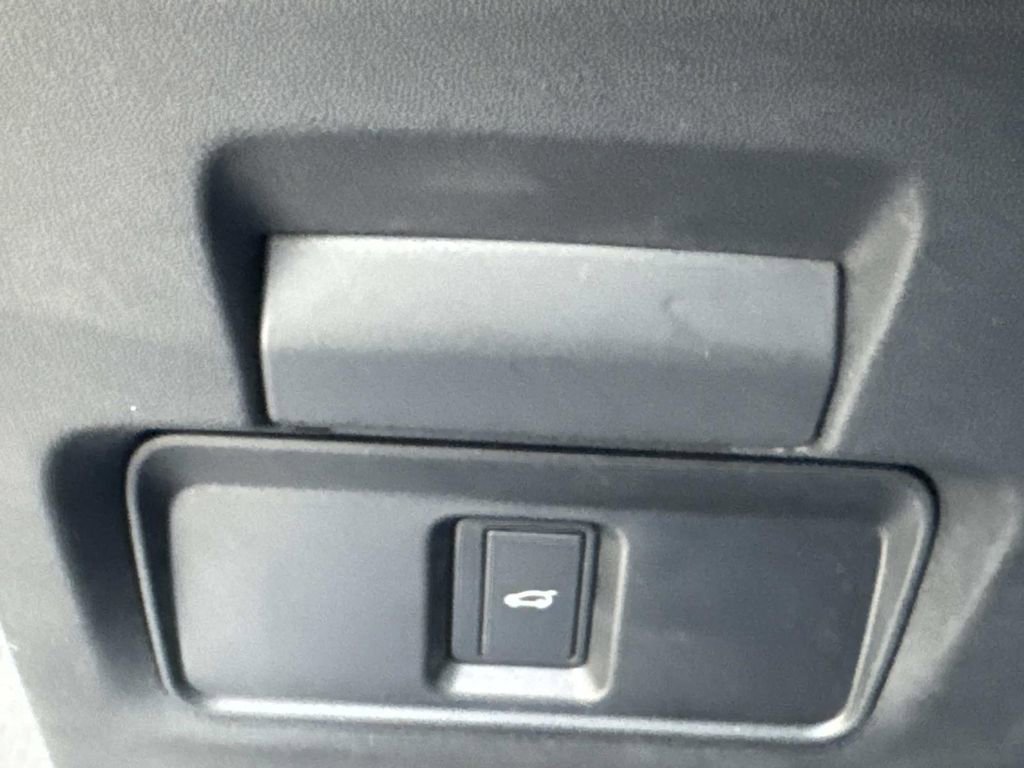 New 2026 Land Rover Discovery Sport Landmark image 29