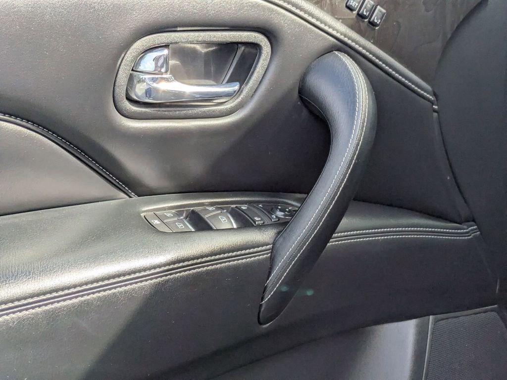 Used 2024 INFINITI QX80 Luxe image 16