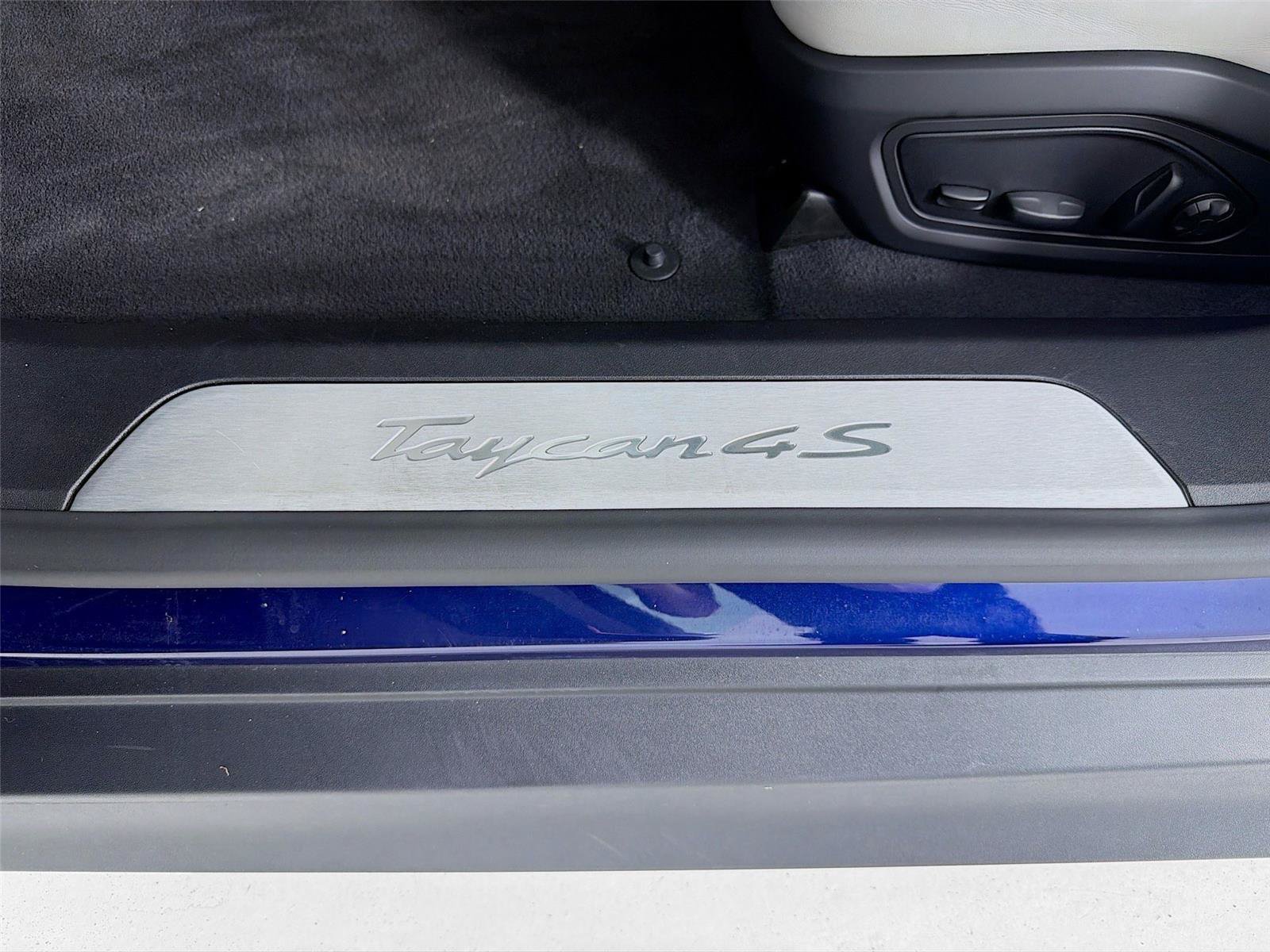 Used 2022 Porsche Taycan 4S AWD/4WD image 13