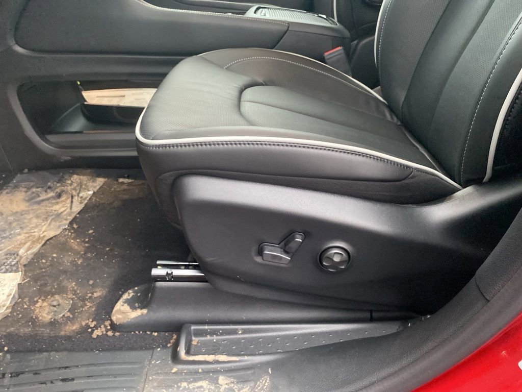 New 2026 Chrysler Pacifica Limited w/ S Appearance Package image 21