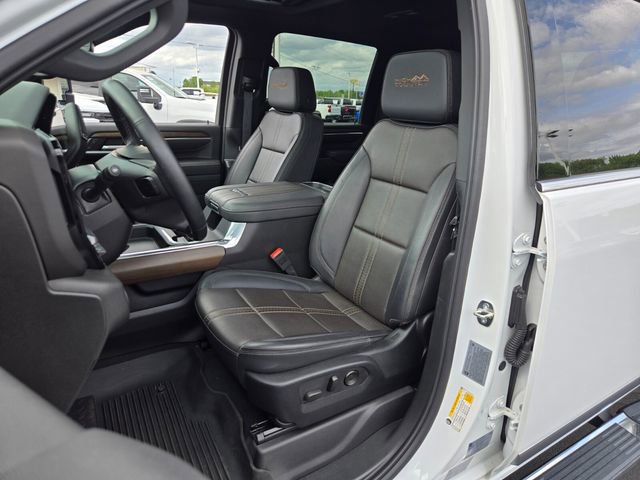 Used 2024 Chevrolet Silverado 2500 High Country w/ High Country Premium Package image 11