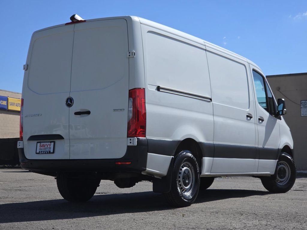 Used 2022 Mercedes-Benz Sprinter 1500 image 12