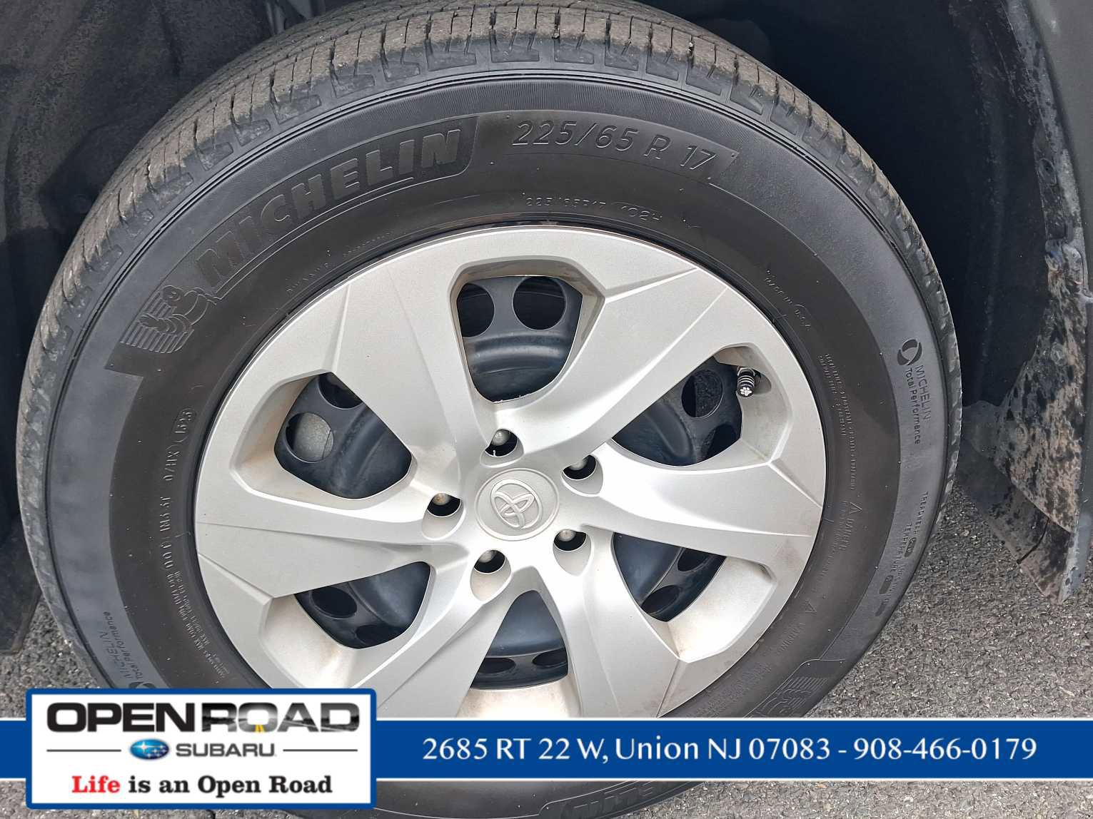 Used 2023 Toyota RAV4 LE AWD/4WD image 6
