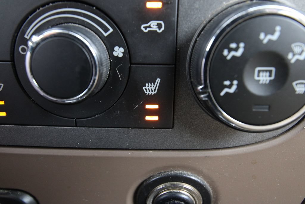 Used 2009 Chevrolet HHR LT FWD image 13