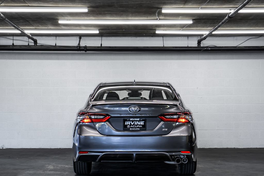 Used 2022 Toyota Camry SE w/ Convenience Package FWD image 4