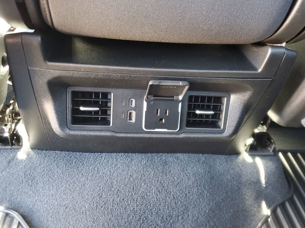 Used 2025 Chevrolet Silverado 1500 LT image 11