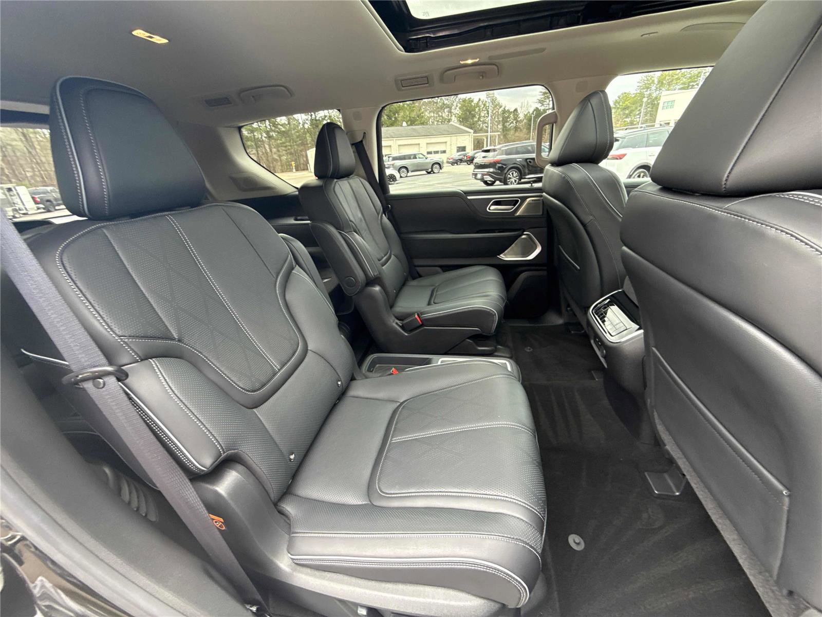 Certified 2025 INFINITI QX80 Sensory image 28