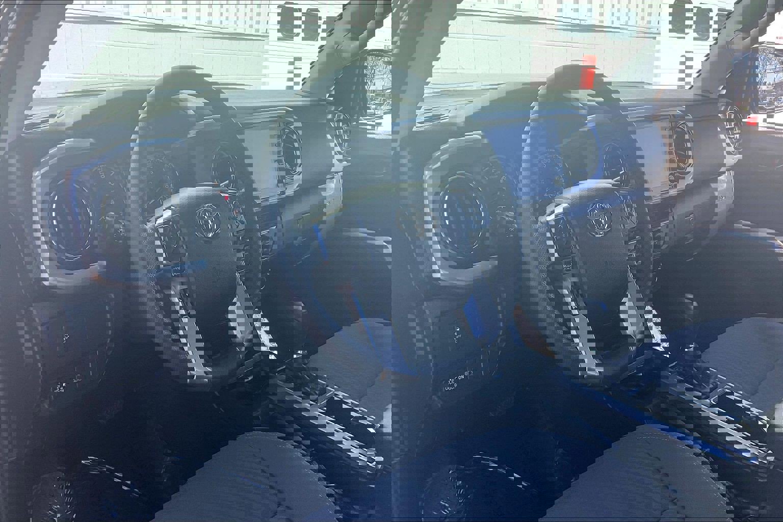 Used 2023 Toyota Tacoma SR5 AWD/4WD image 18