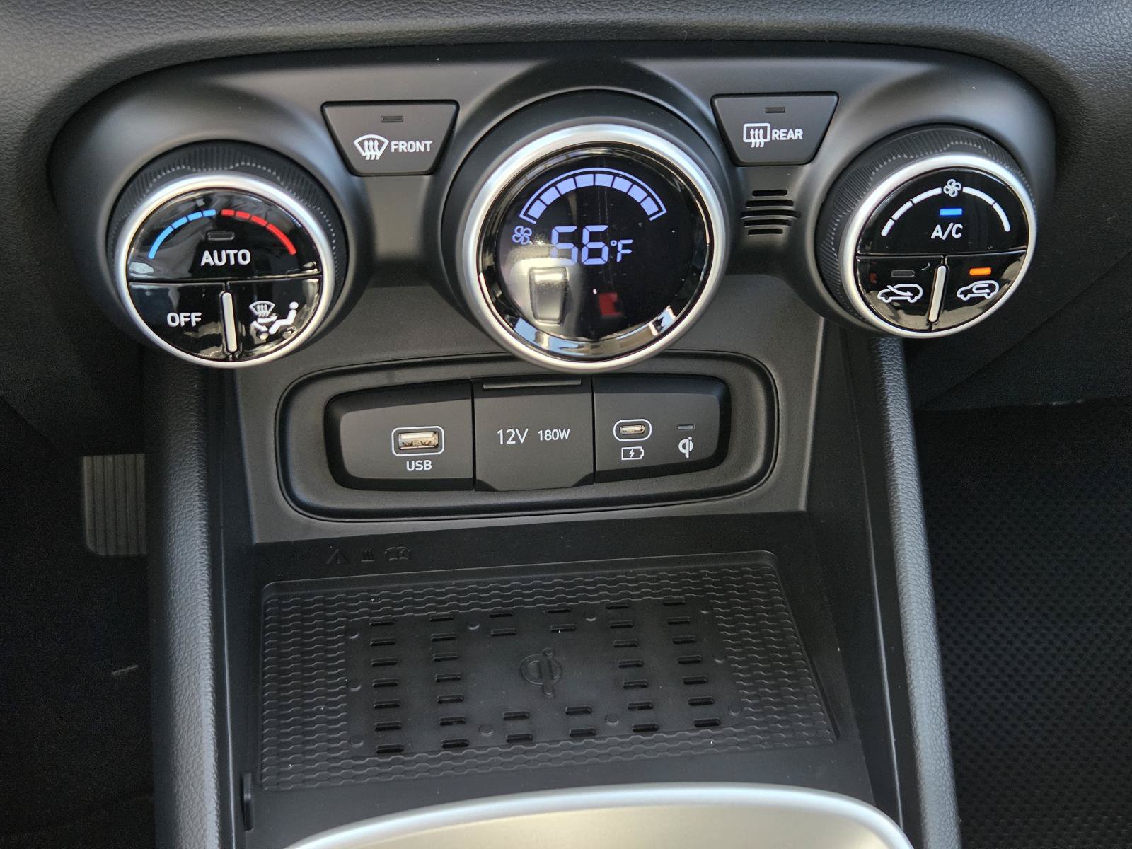 New 2026 Hyundai Venue SEL FWD image 19