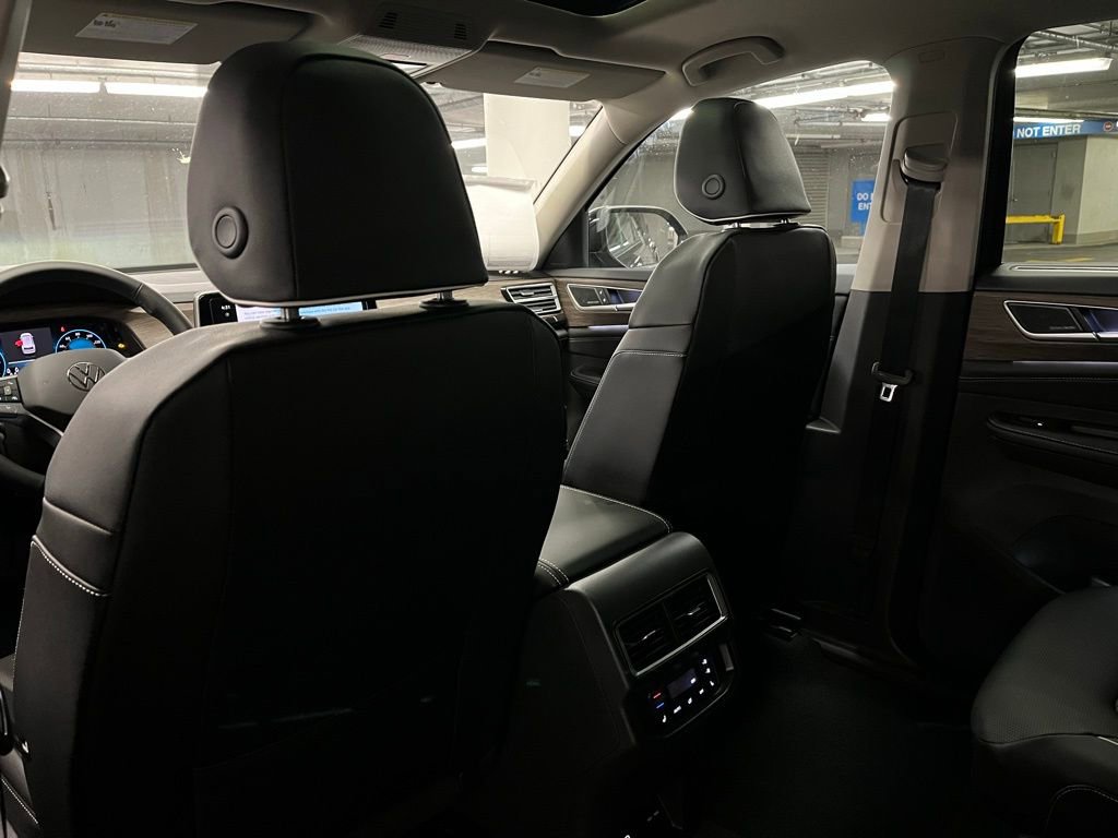 New 2026 Volkswagen Atlas SEL Premium R-Line image 24