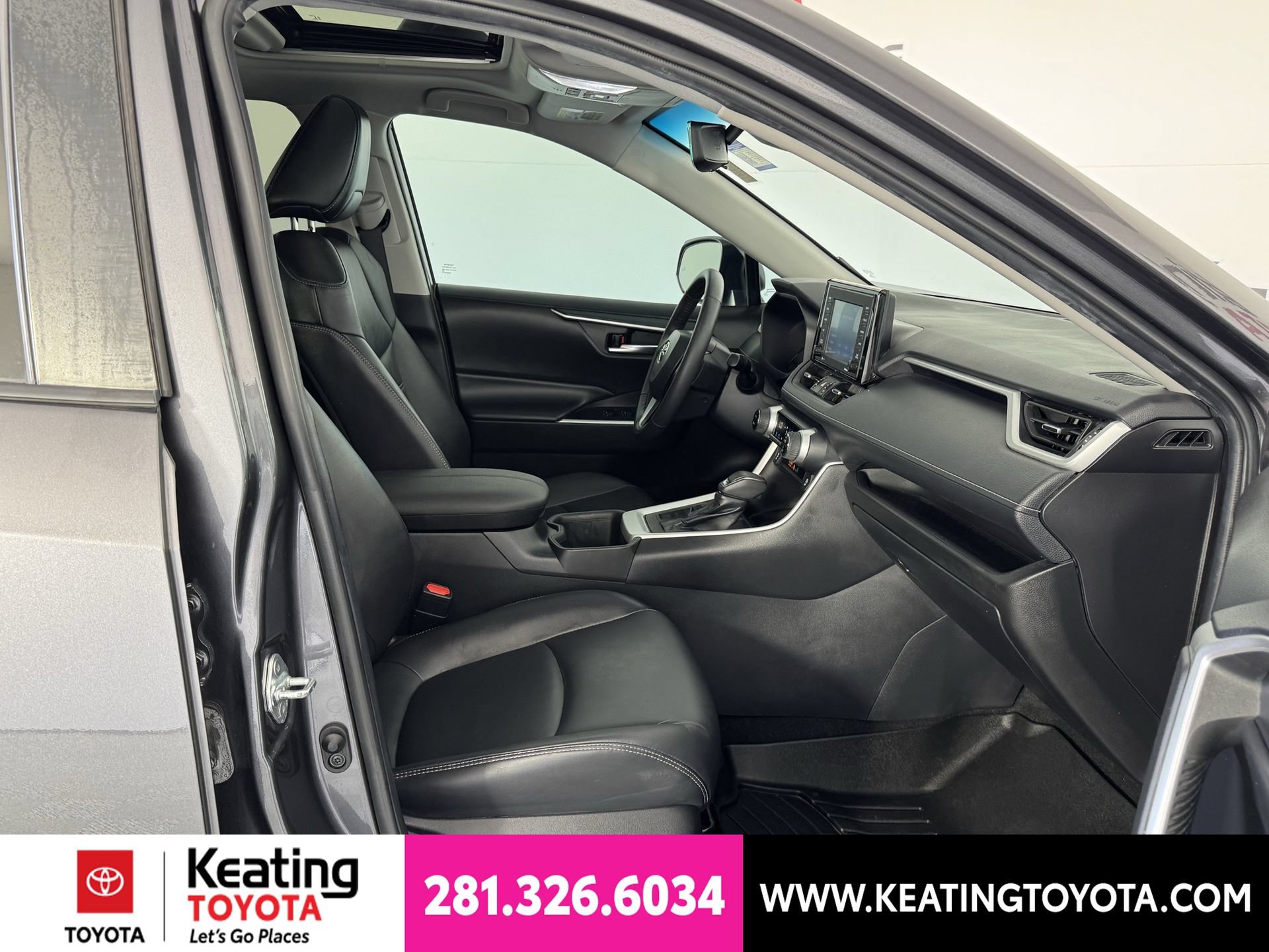 Used 2022 Toyota RAV4 XLE Premium FWD image 20