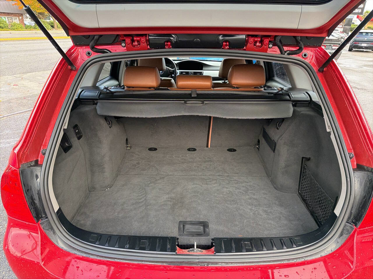 Used 2011 BMW 328i xDrive Wagon image 5