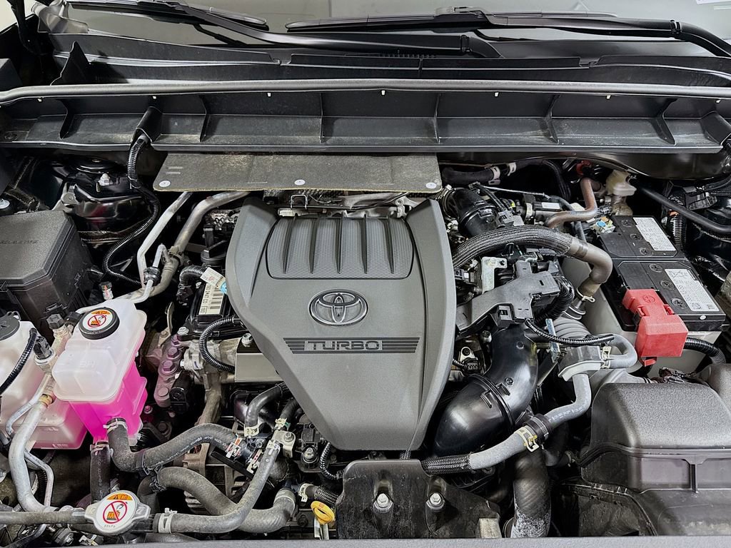 Certified 2024 Toyota Highlander XLE image 31