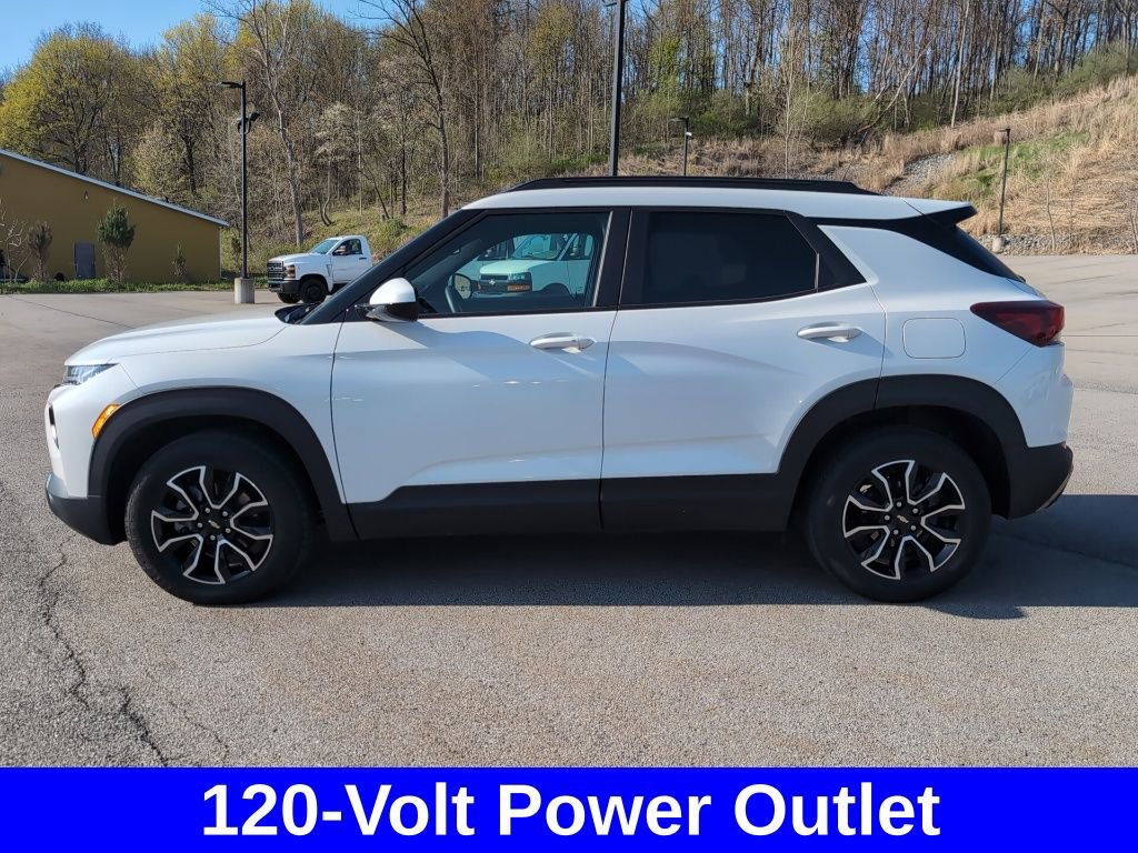 Used 2023 Chevrolet TrailBlazer ACTIV w/ Technology Package FWD image 9