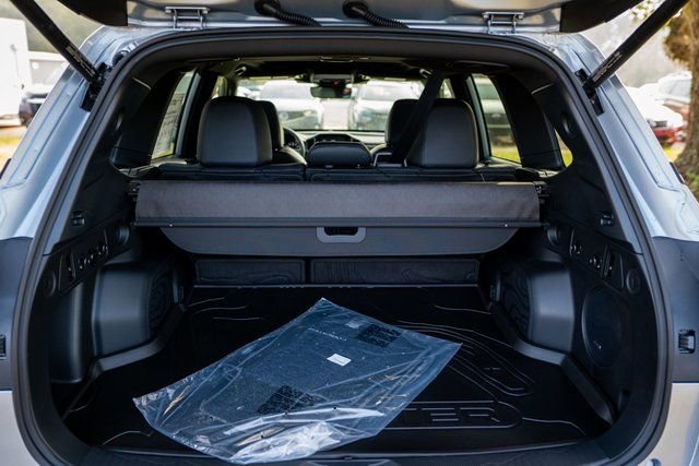 New 2025 Subaru Forester Limited w/ Popular Package #2 image 5