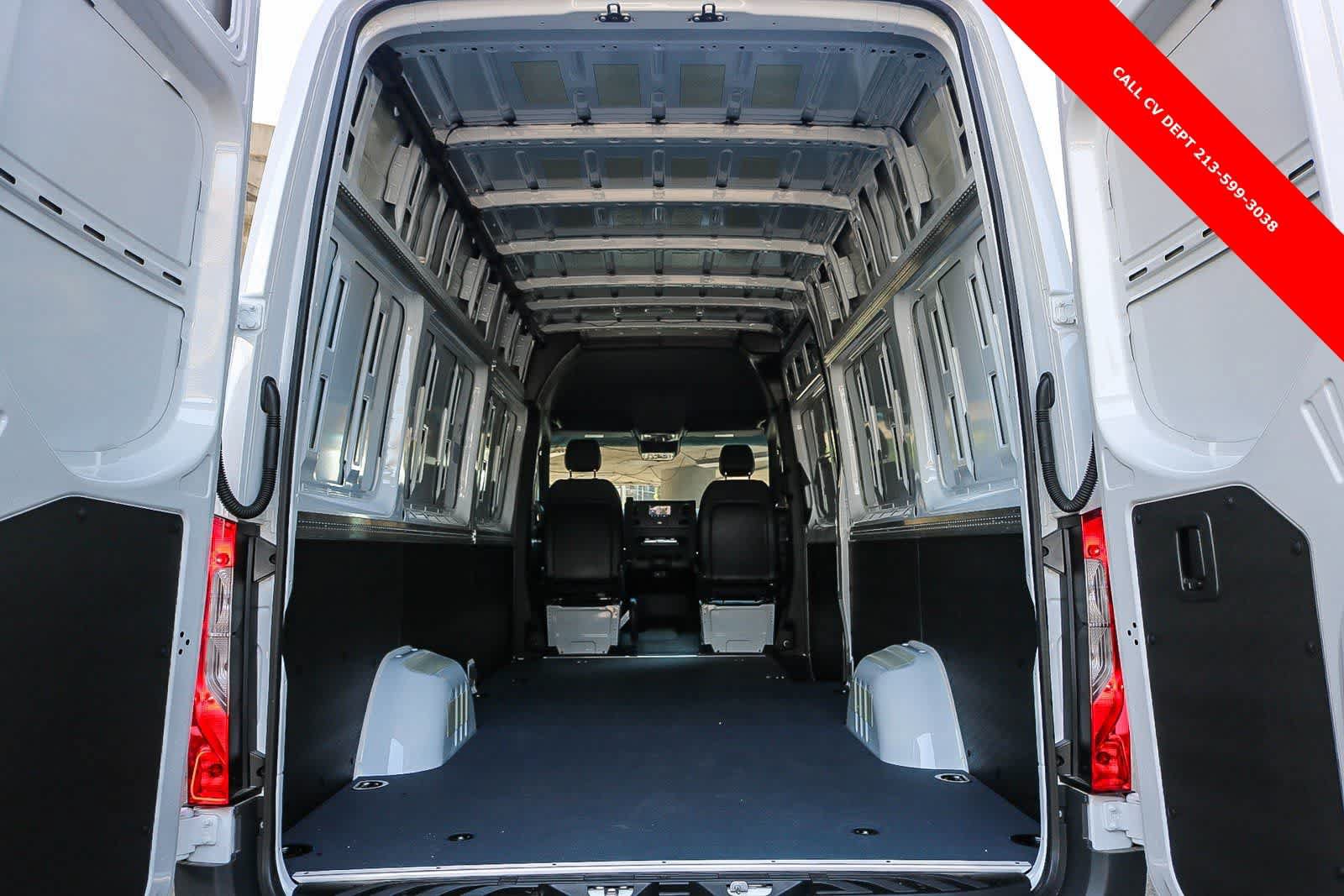 Used 2024 Mercedes-Benz Sprinter 2500 image 25