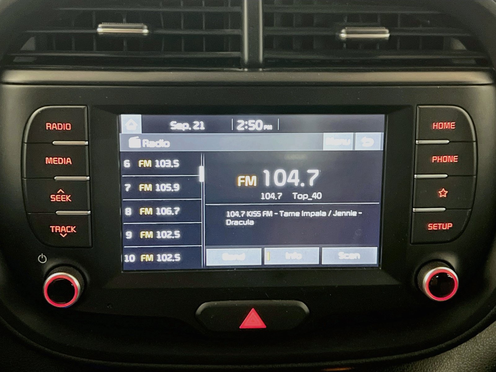 Used 2020 Kia Soul S FWD image 10