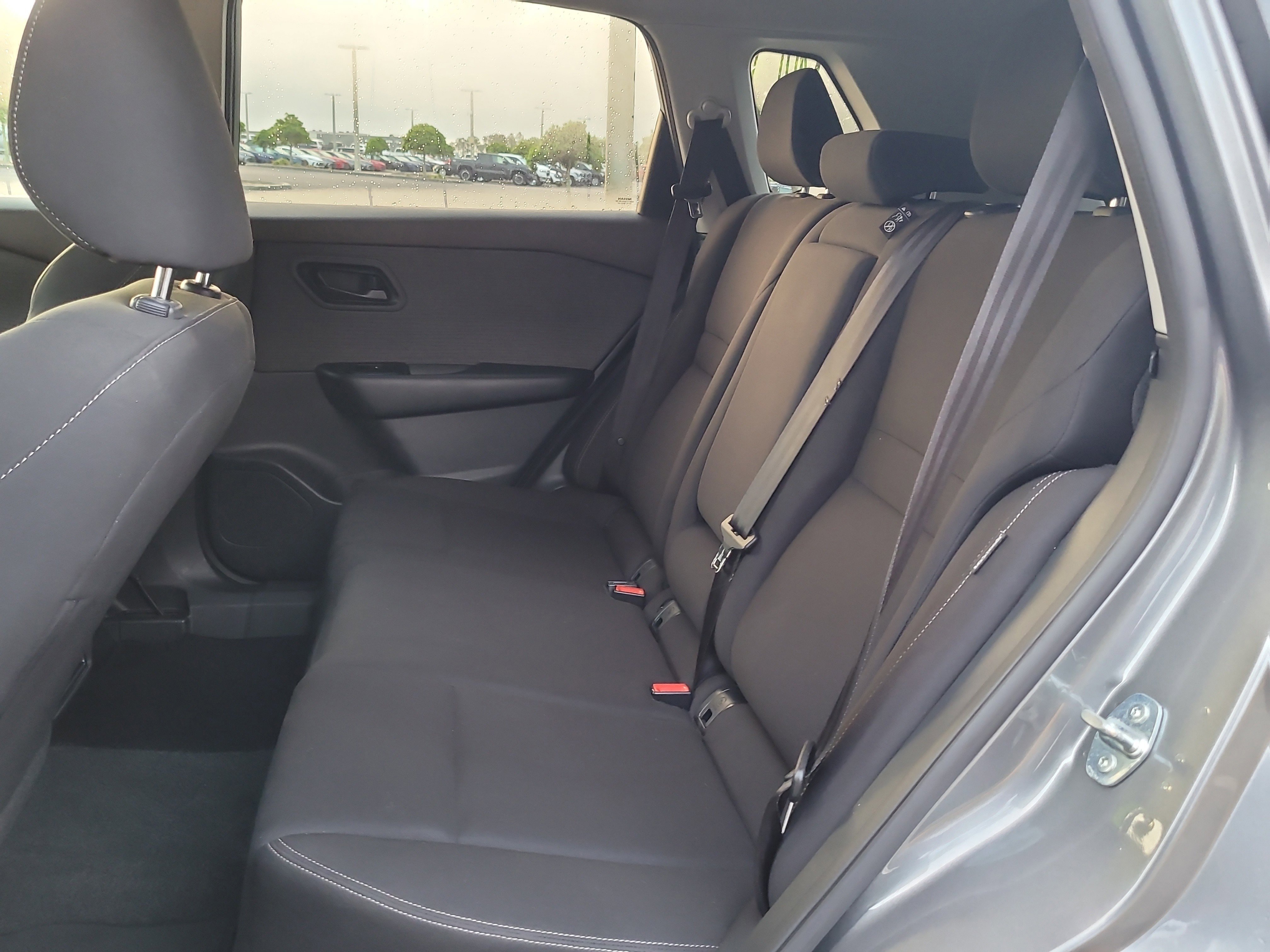 Used 2023 Nissan Rogue S image 14