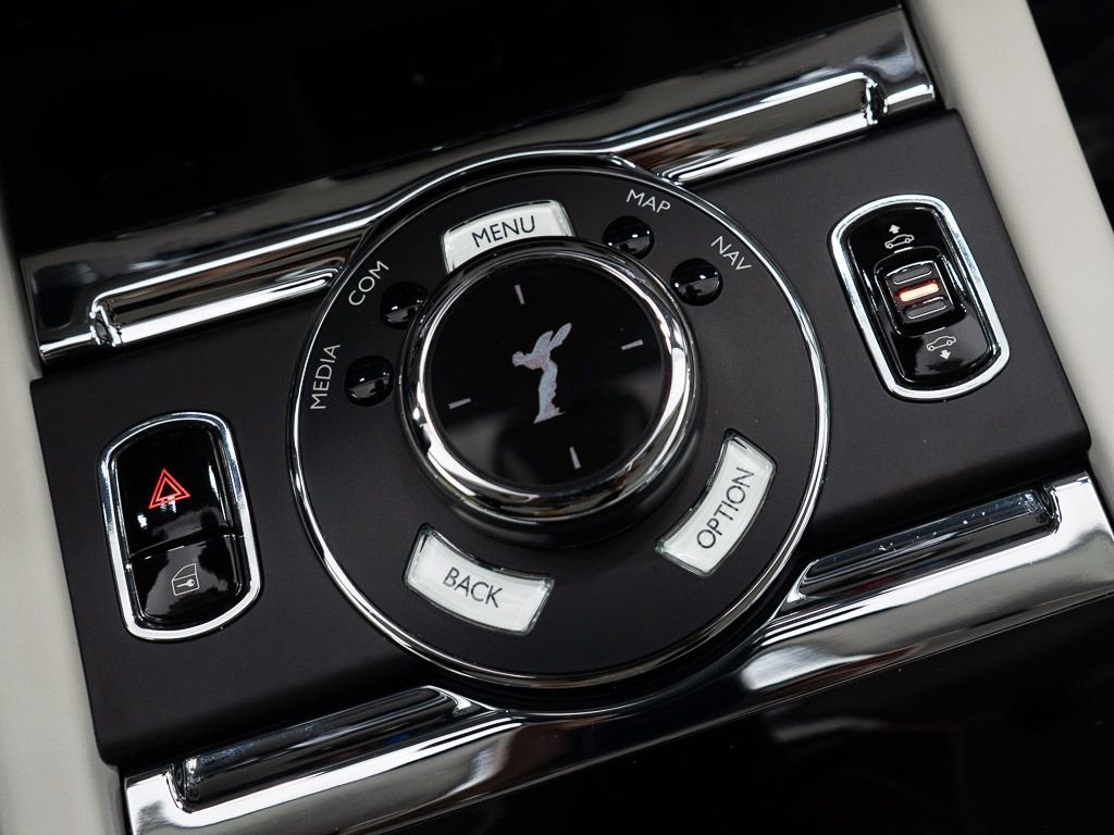 Used 2019 Rolls-Royce Wraith image 32
