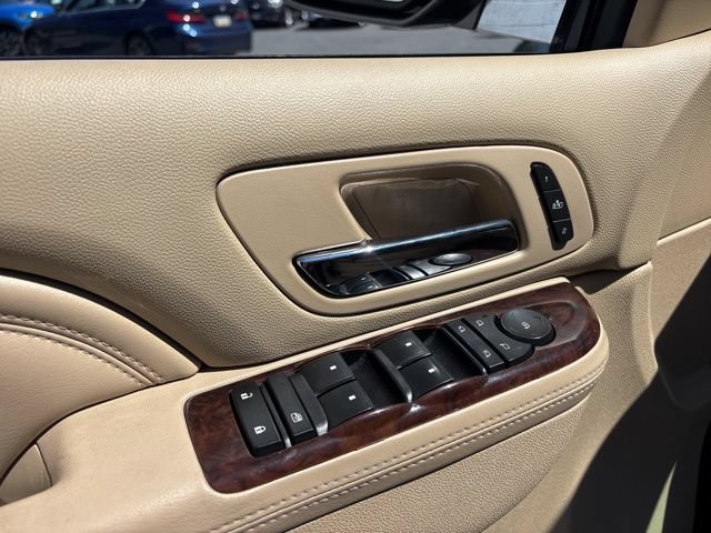 Used 2014 Cadillac Escalade ESV Premium AWD/4WD image 21