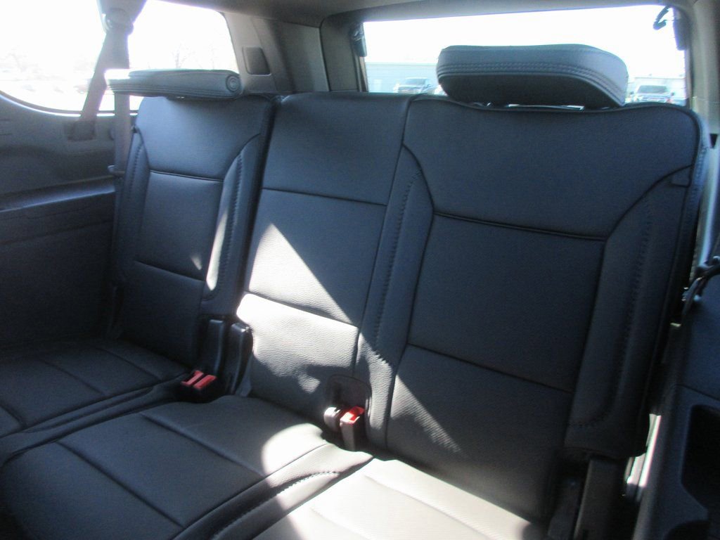 New 2026 GMC Yukon XL Denali w/ Denali Reserve Package image 15
