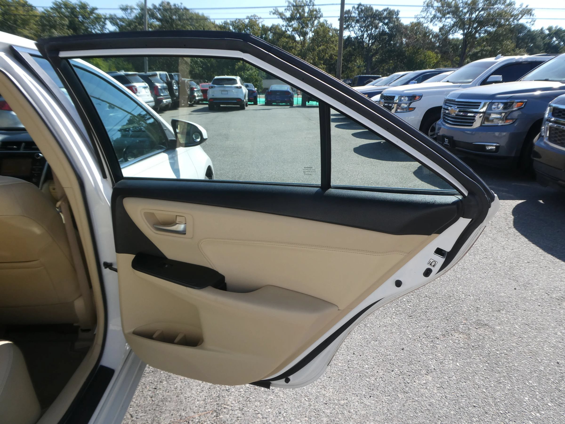 Used 2016 Toyota Camry XLE FWD image 25