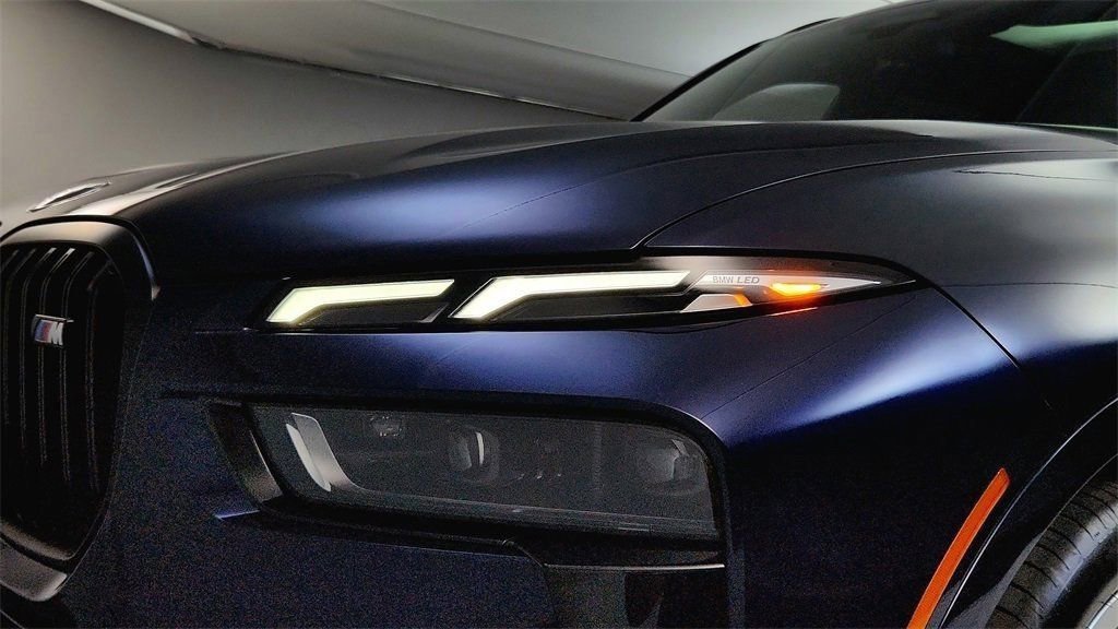 New 2026 BMW X7 M60i image 36