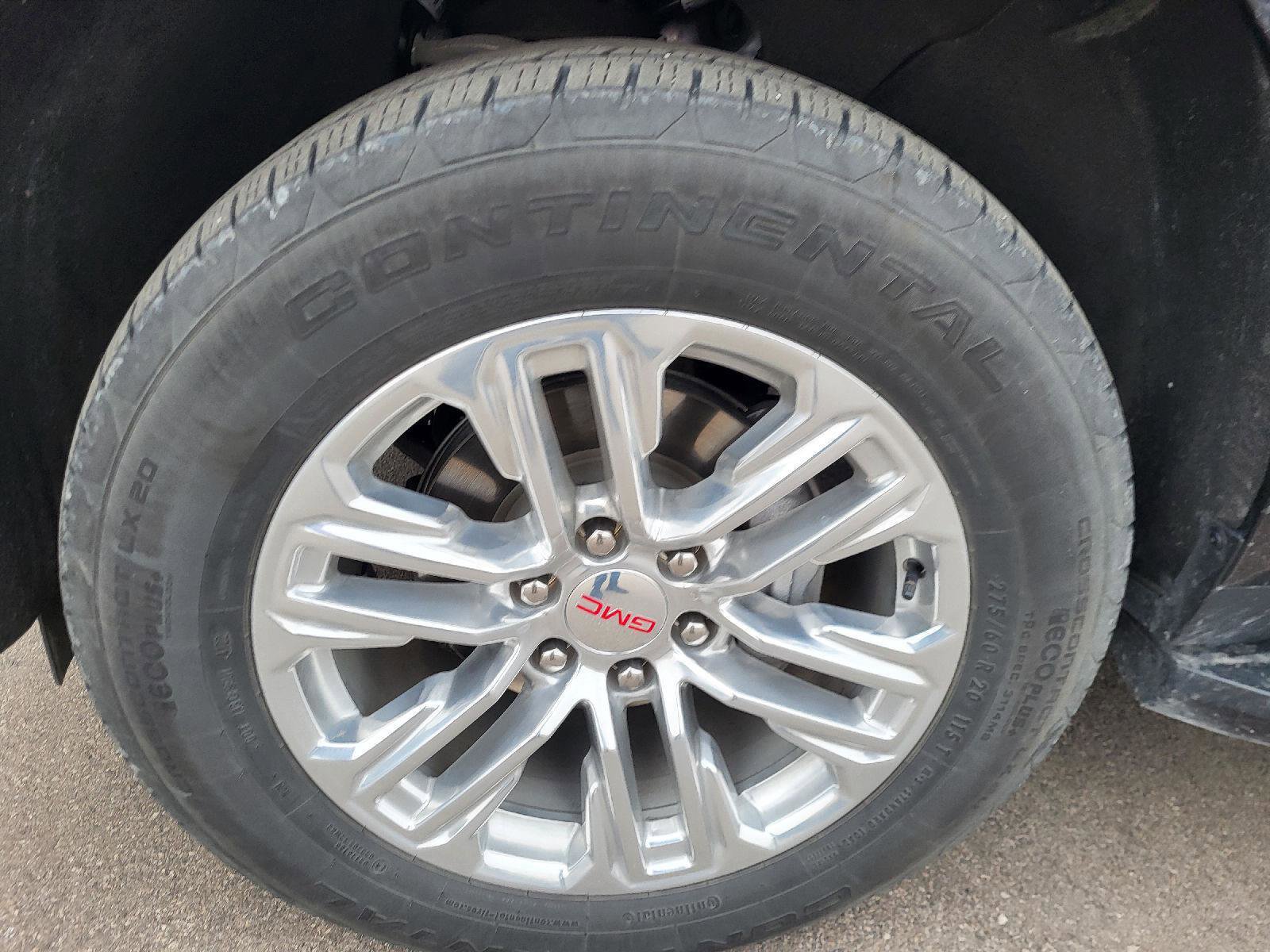 Used 2023 GMC Yukon SLT w/ SLT Premium Package image 16