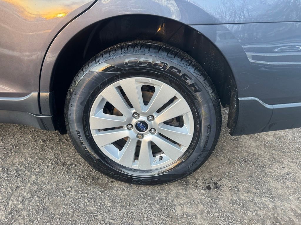 Used 2017 Subaru Outback 2.5i Premium image 18