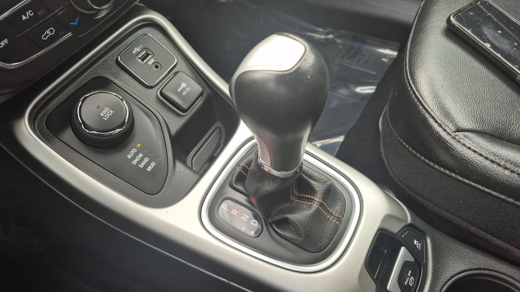 Used 2019 Jeep Compass Latitude w/ Popular Equipment Group image 21